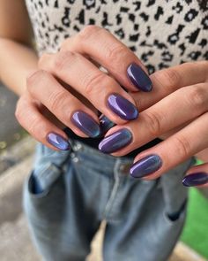 Cateye Purple Nails, Purple Glass Nails, Plum Cat Eye Nails, Gloomy Nails, Dark Mermaid Nails, Nail Art Cat Eye, College Nails, Eye Nails, Nails Aesthetic