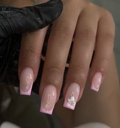 Pink Flower Nails Coffin, White French Tip Pink Flowers, Latest Nails Design, Flower On Ring Finger Nails, Color French Tip Nails Summer, Summer Nails French Tip Square, Holiday Inspo Nails, Birthday Nails Inspo Short Pink, French Nail Flower