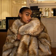 Kei Visual, Camila Morrone, Super Rich Kids, Jazz Club, Golden Girl, Winter Fits, Brown Aesthetic, Winter Aesthetic