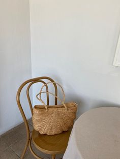 Basket Bag Aesthetic, Cross Body Bag Outfit, Bridesmaid Gifts Beach Wedding, Beach Purse, Straw Beach Tote, Beach Bachelorette Party, Self Gift, Beach Basket, Straw Beach Bag