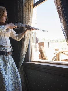 Wild West Women Aesthetic, Holes Louis Sachar, Outlaw Women, Louis Sachar, Netflix Shows, Mode Steampunk, Cowboy Aesthetic, Action Pose Reference