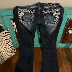 Miss Me Rhinestone Detail Jeans. Perfect Condition, Never Worn. Smoke Free Home. Miss Me Jeans, Jeans Color, Fancy Dresses, Miss Me, Colored Jeans, Jeans And Boots, Boot Cut, Blankets, Color Blue