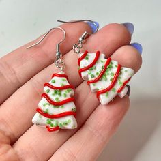 Christmas gift ideas and earrings Braided Bracelet Diy, Homemade Earrings, Christmas Tree Cake