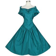 Vintage 80s Blue Green Teal Taffeta Wrap Rosette Full Skirt Hi Lo Prom Party Dress 2x Plus Size * Scalloped Neck * Center Rosette * Off To At Shoulder Wrap * Lined, Back Boned Bodice * Center Back Zipper * Princess Seams * Basque Waist, Back Bow * Tiered Back Skirt * Full Skirt, Higher In Front * Approx Calf To Below Calf Length Designer: Rn Label 60597 (T.R. Thornton Co.) Vintage Label Size: 26 - Go By Dress Measurements. Compare To A Dress That Fits Well. Dress Is Pinned Back In Photos To Fit Dress Form. Fabric: No Label As Is Condition- Water Marks, Spots, Shoulder Elastic Not Stretchy, Crinoline Not Included. Dress Measurements: Compare To A Dress That Fits Well. Bust: 49 Formal Dance, 80s Dress, Large Dress, Dress Measurements, Prom Party, Prom Party Dresses, Retro Dress, Full Skirt, Costumes For Women