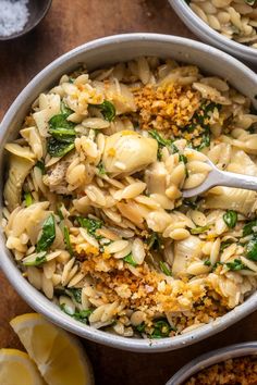 Spinach Artichoke Orzo with Lemony Breadcrumbs Spinach Artichoke Orzo, Artichoke Orzo, Marinated Artichoke Hearts, Orzo Recipe, One Pot Pasta Recipes, Artichoke Recipes, One Pot Meal, Artichoke Hearts