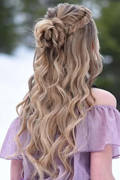 Half up half down wedding hairstyles are timeless and true. Check out these 70  elegant and stunning half updo looks for your wedding day! Fishtail Braids, Bridesmaid Hair Medium Length, Instagram Hairstyles, Hairstyle Tutorials, Hair Hoco, Dance Hairstyles, Wedding Hairstyles Half Up Half Down, Half Updo, Wedding Hair Down