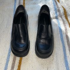 Vintage Shoe With The 90’s Chunky Silhouette. So Versatile And A Great Closet Staple. Reposhing For The Sole Reason I Am A Size 5.5 :( Never Worn Out Of The House Chunky Loafers, Closet Staples, Vintage Shoes, Black Shoes, Loafers, Women Shoes, Women Shopping, Black