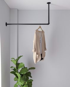 Tufgav L-shaped clothes rack industrial pipe Industrial Clothes Rail, Wall Mounted Clothing Rack, Steel Storage, Regal Design, Clothes Rail, Rustic Colors, Hanging Clothes, Steampunk Design, Garment Racks