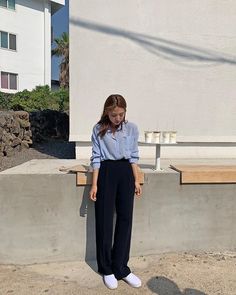 Look Retro, Korean Casual Outfits, Casual Day Outfits, Korean Girl Fashion, Stylish Work Outfits, Korean Fashion Trends, Workwear Fashion, Causual Outfits, Casual Work Outfits