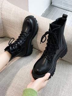 Negro Guay Collar   Liso Botas de combate Embellished Combat Boots Style, Boots Comfortable, Shoes Heels Classy, Short Leather Boots, Womens Combat Boots, Black Combat Boots, Lace Up Combat Boots, Rounded Toe Boots, Boots Women Fashion