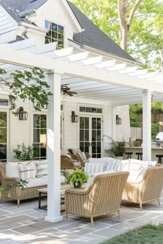 These patio pergola designs offer the perfect blend of cozy and modern aesthetics. Ideal for covered porches attached to your house or as standalone garden features, they're perfect for any backyard. Pergola Design Ideas, Covered Porches, Patio Pergola, House Backyard, Dream Life House, Pergola Design, Backyard Inspo, Pergola Patio, Porch Design