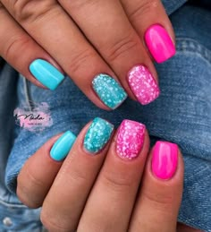 Summer Nails Fancy, June Wedding Nails, Summer Nail Trends 2023 Short, Summer Gel Polish Nails Ideas, Carribean Nails Summer, Summer Vacation Dip Nails, Fun Summer Dip Nails, Anc Nails Ideas Summer, Pink And Turquoise Nails Summer