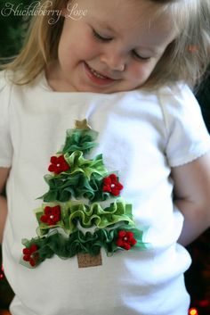 Diy Christmas Outfit, Diy Christmas Shirts, Christmas Shirts For Kids, Christmas Decorations For Kids, Christmas Tree Shirt, Navidad Diy, Tree Shirt, Christmas Sewing, Xmas Crafts