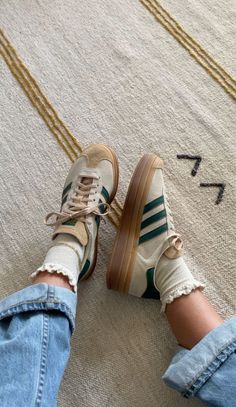 Platform Gazelle, Adidas Platform, Shoe Pics, Adidas Originals Gazelle, Shoe Designs, Basket Style, Baskets Adidas