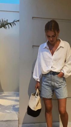 Grandmother Style, Coastal Fashion, Europe Outfits, Coastal Grandmother, Italy Outfits, Mode Inspo, Summer Fashion Outfits, Looks Style, Mode Inspiration