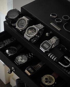 Mens Accessories Vintage, Stylish Watches Men, Gentleman Aesthetic, Fancy Watches, Classy Outfits Men, Rolex Watches For Men, Men Stylish Dress, Guys Clothing Styles