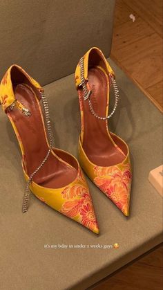 Earrings For High Neckline Dress, High Heel Design, Gucci Shoes 2023, Designer Shoes 2023, Vacation Heels, Colorful Heels Outfit, Funky Heels, Color Heels, Flower Heels