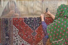 such a beautiful work in progress...♥ Carpet Making, Iranian Carpet, Painting Carpet, Carpet Trends, Persian Culture, Iranian Art, Silk Carpet, Stair Runner Carpet, Modern Carpet