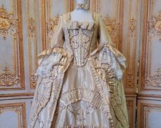 Robe a La Francaise Paree 18th Century Costume Reenactment - Etsy 1700s Dresses, Marie Antoinette Costume, 18th Century Dresses, Queen Marie Antoinette, 1700 Fashion, Historical Gowns, Rococo Dress, 18th Century Dress, Princess Bridal Gown