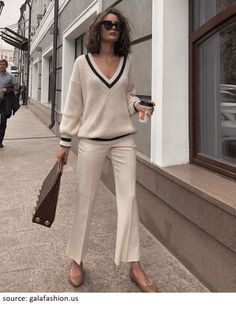 Money Fashion, Elegant Styles, Jeans Diy, Spring Street Style, Neutral Outfit, Business Outfit, Street Style Inspiration