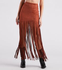 Country Apparel, Country Chic Outfits, Bachelorette Party Accessories, Suede Fringe Skirt, Boots Fit, Summer Trends Outfits, Chic Skirts, Country Concert Outfit, Long Fringe