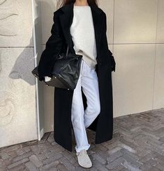 De meest trending Birkenstock van 2022 en zo draag je ze - Shopperella Birkenstock Street Style, Hermes Birkin Bag, Birkenstock Boston, Summer Outfit Inspiration, Fall Fits, Oversized Coat, Outfit Inspo Fall, Fashion Updates, Insta Fits