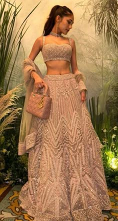 Low Rise Lehenga, Old Money Lehenga, Tan Lehenga, Indian Wedding Bridesmaids Lehengas, Indian Prom Dresses, Indian Outfits Modern