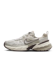 Encuentra Nike V2K Run Zapatillas en Nike.com. Entrega y devolución gratuitas. V2k Run