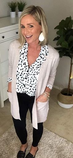 Tops Outfit Ideas, Tops Outfit, Casual Work Attire, Casual Work Outfits Women, Dot Shirt, Fashion Goals, Stitch Fix Outfits, Business Casual Outfits For Women