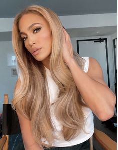 Jlo Hair, Jennifer Lopez Hair, Liquid Hair, Celebrity Makeup Looks, Blonde Hair Looks, Tape In Hair Extensions, Hair Inspo Color