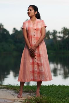 Western Frocks, Saraswati Picture, Collar Kurti Design, Simple Frock, Frock Models, Cotton Dress Pattern