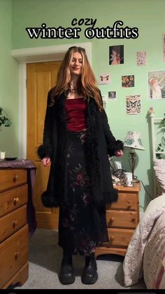 witchcore aesthetic Whimsigoth Christmas Outfit, Whimsigoth Outfits Winter, Witchy Outfits Winter, Winter Witch Outfit, Yule Outfits, Witchy Winter Outfits, Indie Winter Outfits, Witchcore Aesthetic Outfits, Witchcore Outfit