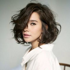 Photo - wit + delight Wavy Bob Hairstyles, Messy Short Hair, Short Wavy Hair, Bohol