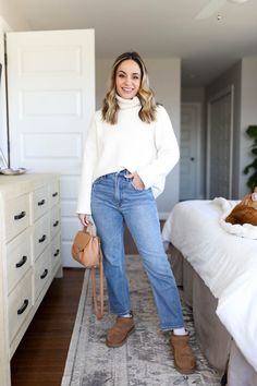 Cozy Series: Casual Outfits with Jeans - Pumps & Push Ups Slipper Boots Outfit, Winter 2024 Outfits Casual, Ultra Mini Uggs Outfit Jeans, Comfortable Jeans Outfit, Casual Outfits With Jeans, Style Ugg Boots, Timeless Fits, Jeans Boots Outfit, Office Wear Outfit