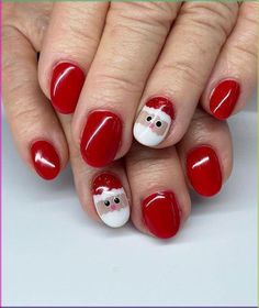 Easy Santa Nail Art, Santa And Rudolph Nails, Santa Nail Art Christmas, Gel Nail Christmas Designs, Christmas Nails Gel Short, Santa Nails Design, Christmas Santa Nails, Christmas Nails Gel Short Simple