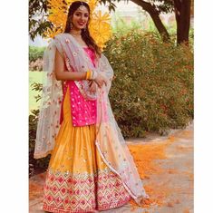 Mirror Work Sharara, Pink Bridal Lehenga, Sharara Designs, Summer Wedding Outfits, Dress Indian Style, Sharara Set