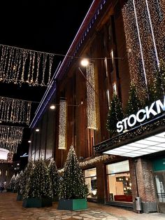 Decorated streets in Finland, christmas time, warm lights Helsinki Christmas, Finland Aesthetic, Finland Christmas, Finnish Christmas, Childhood Aesthetic, Home Alone Christmas, Europe 2024