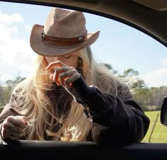 Annadianaxxoo Cowgirl Inspo Pics, Cowgirl Friends Aesthetic, Texas Aesthetic Girl, Cowboy Vibes Aesthetic, Cowboy Girl Aesthetic, Cowboy Style Outfits, Country Lifestyle Aesthetic, Cowboy Like Me Aesthetic, Cowgirl Hat Aesthetic