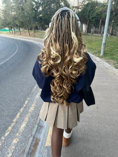 French Curls Braids Colours, French Curls Layered Braids, Blond French Braids, Blonde And Black French Curl Braids, French Curls Braids Color Combo, Layered Braids With Curls, Brown And Blonde French Curl Braids, Black And Blonde French Curl Braids, Long French Curl Braids