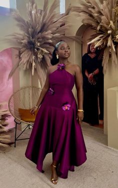 Purple Ankara Dress Styles, Purple Dinner Dress, Wedding Guest Outfit Classy, Purple Dress Formal Classy, Ankara Wedding Guest Outfit, Stylish Ankara Dresses, Classy Wedding Guest Dresses, Trendy Date Night Outfit, Classy Short Dresses