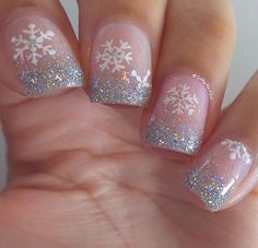 Nails Nail Art Noel, Christmas Gel Nails, Short Nails Art, Snowflake Nails, Xmas Nails, Christmas Nail, Christmas Nail Art, Makeup Sponge, White Acrylic