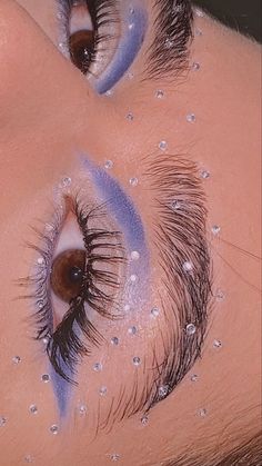 Fairy Aestethic, Cute Blue Makeup Looks, 2000s Aesthetic Makeup, Galaxia Aesthetic, Bejeweled Makeup, Periwinkle Makeup Looks, Space Themed Makeup, Periwinkle Makeup, Intergalactic Aesthetic