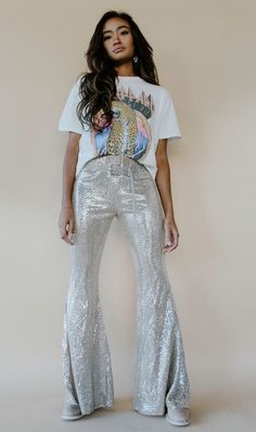 Boho Sparkle Outfit, Sequin Pant Outfit Ideas, Sequin Pants And Tshirt, Sequin Pants With Tshirt, Sparkle Bell Bottoms Outfit, Outfits With Sparkly Pants, Sequins Bell Bottoms Outfit, Sequin Flares Outfit, Sparkly Bell Bottoms Outfit