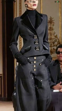 Blu Marine 2022, Schiaparelli Inspired Outfits, Schaperelli Couture 2023, Denim Runway Fashion, Aesthetic Outfit Ideas, Closet Fashion, Fancy Outfits, Look Cool