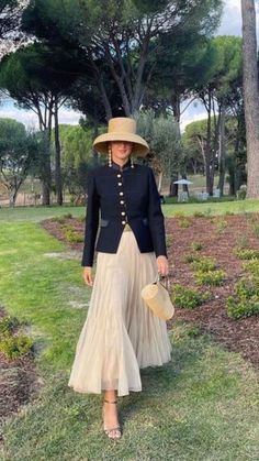 Long Skirt Wedding Outfit Guest, Races Outfits For Women, Ascot Outfits Women, Outfits For College, Chic Outfits Classy, Rich Aesthetic, Suits Casual, Derby Outfits