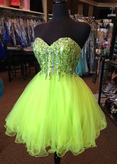 Lime Green Prom Dresses, Neon Prom Dresses, Wildcats High School Musical, Eco Friendly Dress, Prom Inspiration, Fest Outfits, Neon Outfits, Homecoming Dresses Long, Dress Homecoming