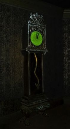 Mansion Living Room, Giant Clock, Mansion Aesthetic, Anniversary Clock, Castle Scotland, Ghost In The Machine, World Clock, Haunted Castle