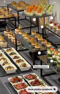 Coffee Break Catering, Sushi Catering, Hotel Breakfast Buffet, Food Display Stands, Catering Food Displays, Food Set Up, Fancy Appetizers, Bistro Food, Party Food Buffet