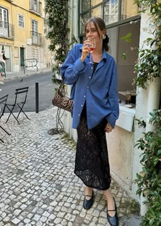 Long Blue Skirt Outfit, Maximalism Outfit, Blue Skirt Outfits, Outfits Retro, Feminine Outfit, Skirt Outfits, Modest Fashion, Everyday Outfits