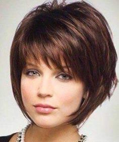 Hairstyles For Silver Hair Over 50, Short Layered Bob Haircut, Chin Length Hair, Bob Hairstyles For Fine Hair, Short Bob Haircuts, Penteado Cabelo Curto